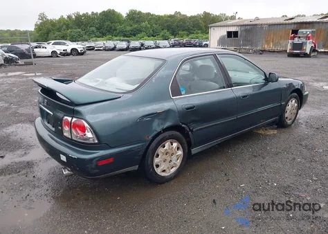 1997 Honda Accord Lx/Ex from USA, damaged, VIN 1HGCD5637VA136418